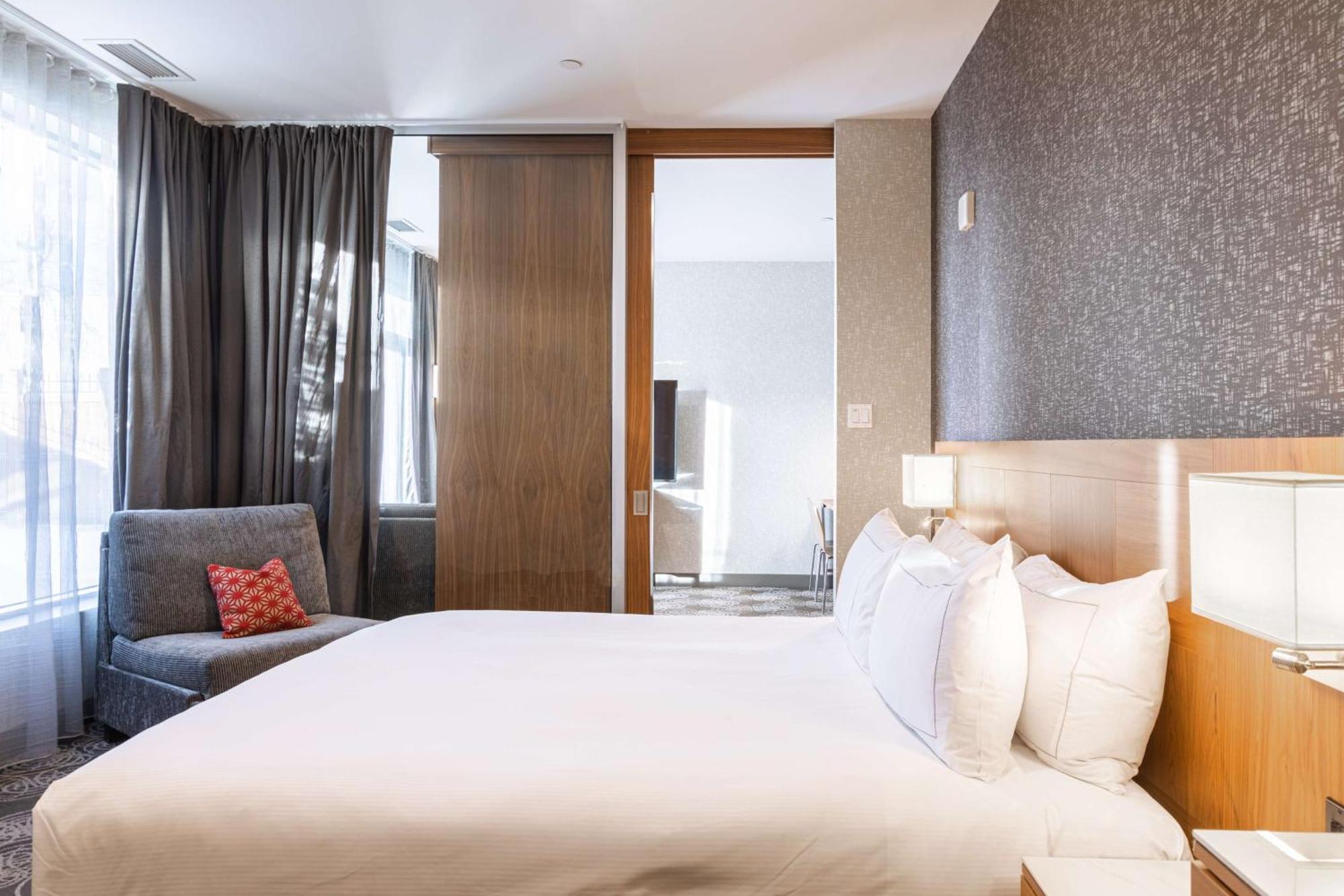 מלון Hilton Montreal/לאוול מראה חיצוני תמונה